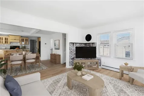 29 Aquidneck Avenue Portsmouth RI 02871