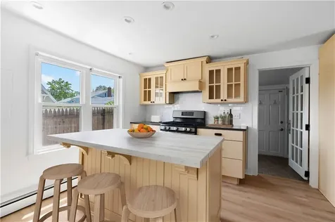 29 Aquidneck Avenue Portsmouth RI 02871