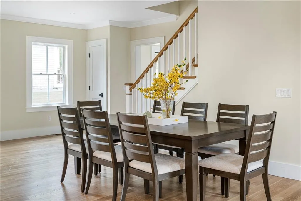 118 Newport Avenue Middletown RI 02842