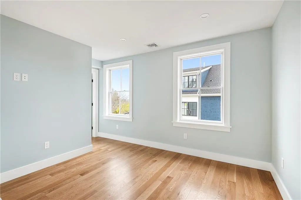 118 Newport Avenue Middletown RI 02842
