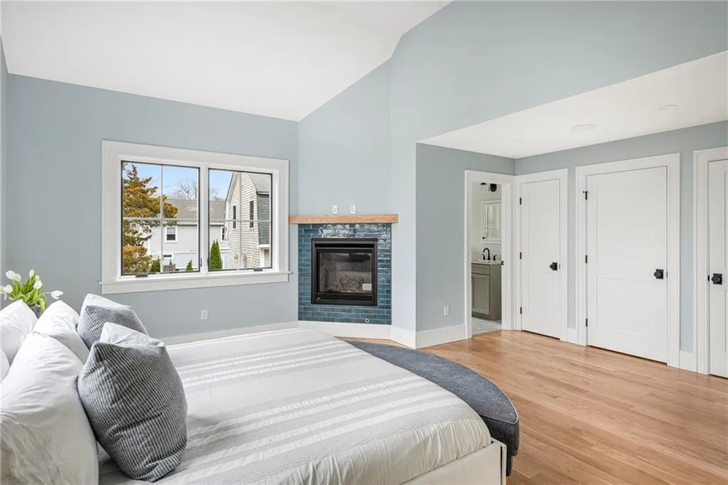 118 Newport Avenue Middletown RI 02842