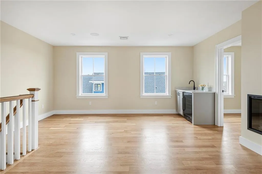 118 Newport Avenue Middletown RI 02842