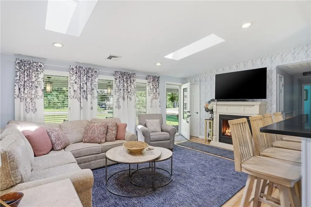 53 Greenbush Road Warwick RI 02818