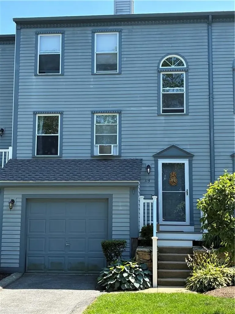 1 Willow Glen Circle Warwick RI 02889