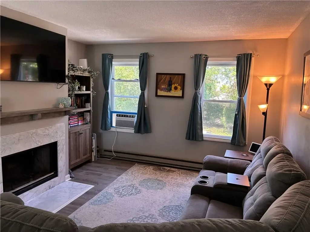 1 Willow Glen Circle Warwick RI 02889