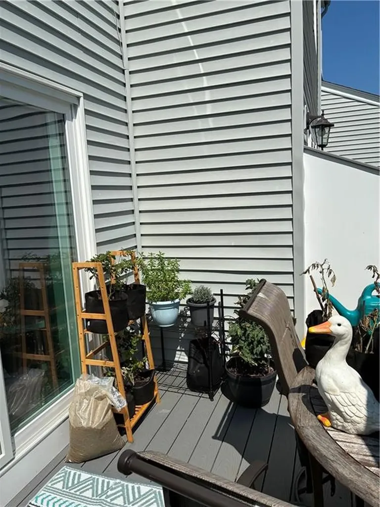 1 Willow Glen Circle Warwick RI 02889