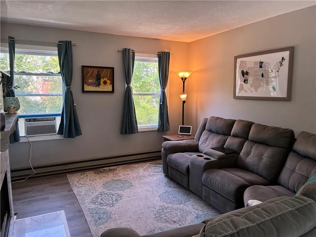 1 Willow Glen Circle Warwick RI 02889