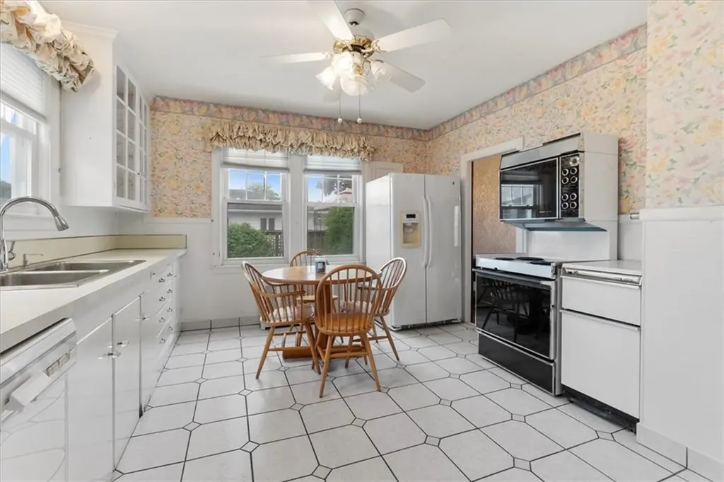 24 Bel Air Drive Providence RI 02911