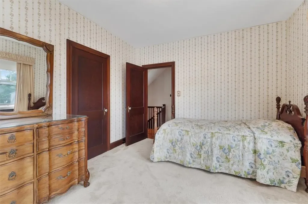 24 Bel Air Drive Providence RI 02911