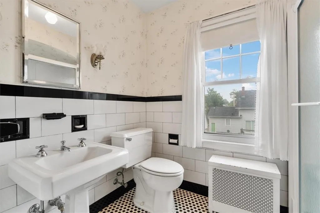 24 Bel Air Drive Providence RI 02911