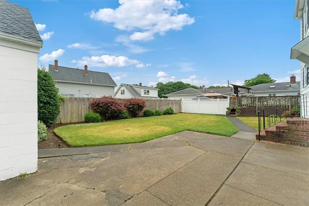 24 Bel Air Drive Providence RI 02911