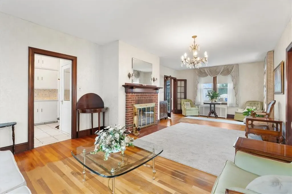 24 Bel Air Drive Providence RI 02911
