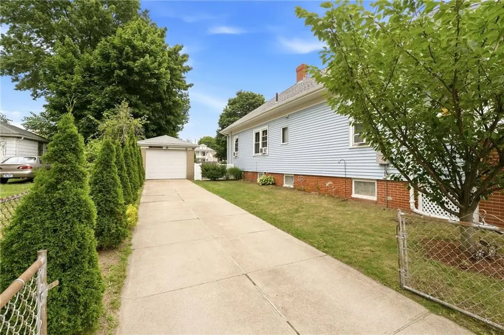 108 Daniel Avenue Providence RI 02909