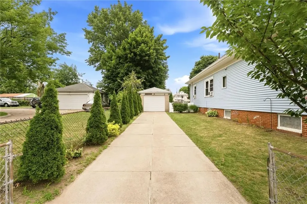 108 Daniel Avenue Providence RI 02909