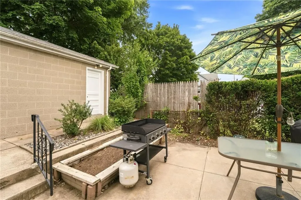108 Daniel Avenue Providence RI 02909