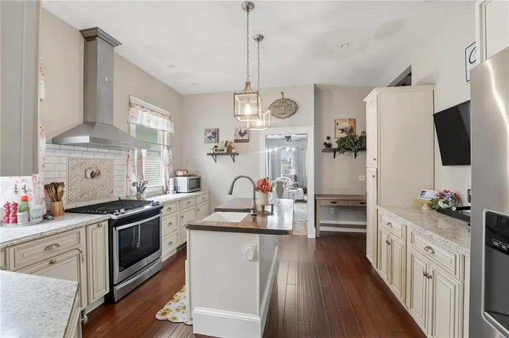 108 Daniel Avenue Providence RI 02909