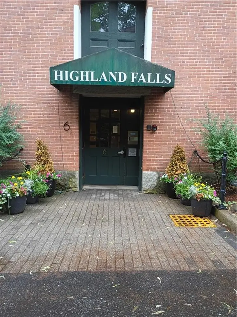 2 School Street Lincoln RI 02802