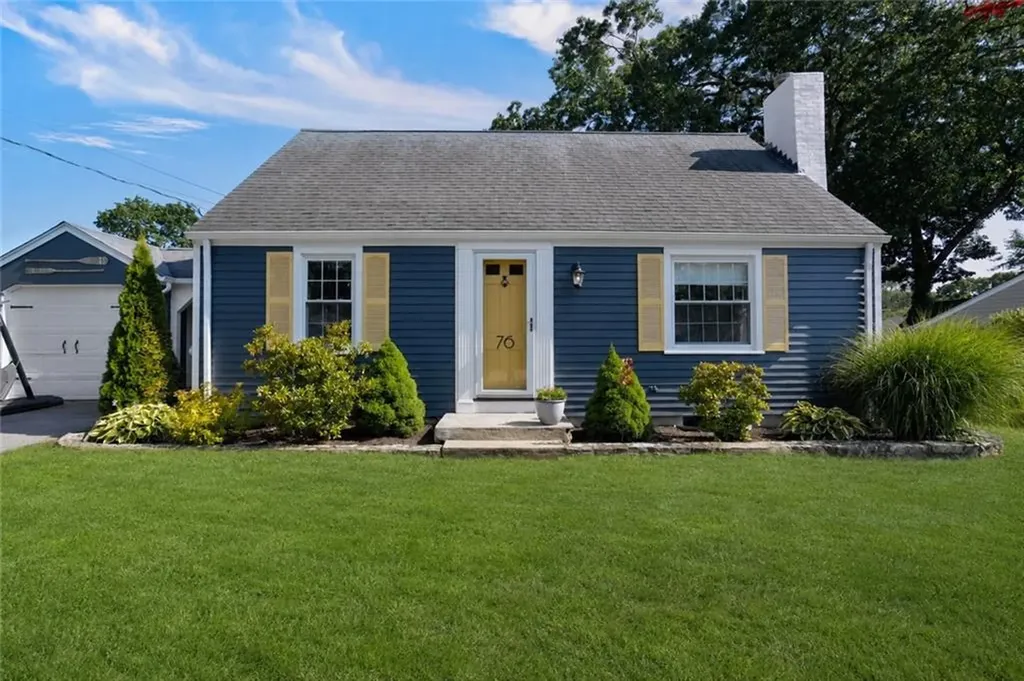76 Brewster Drive Warwick RI 02889