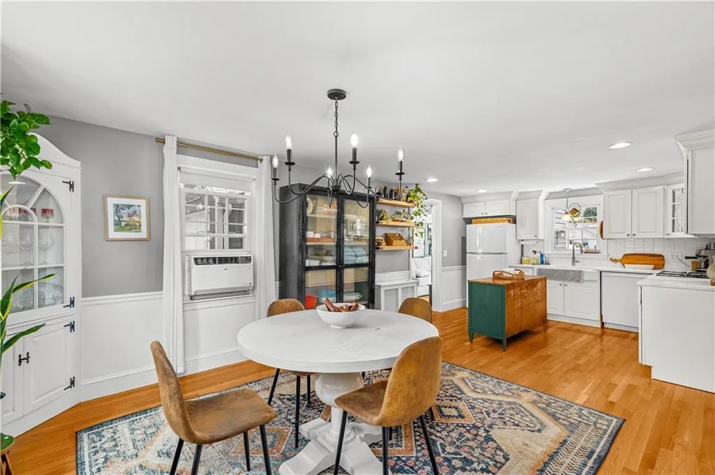 76 Brewster Drive Warwick RI 02889