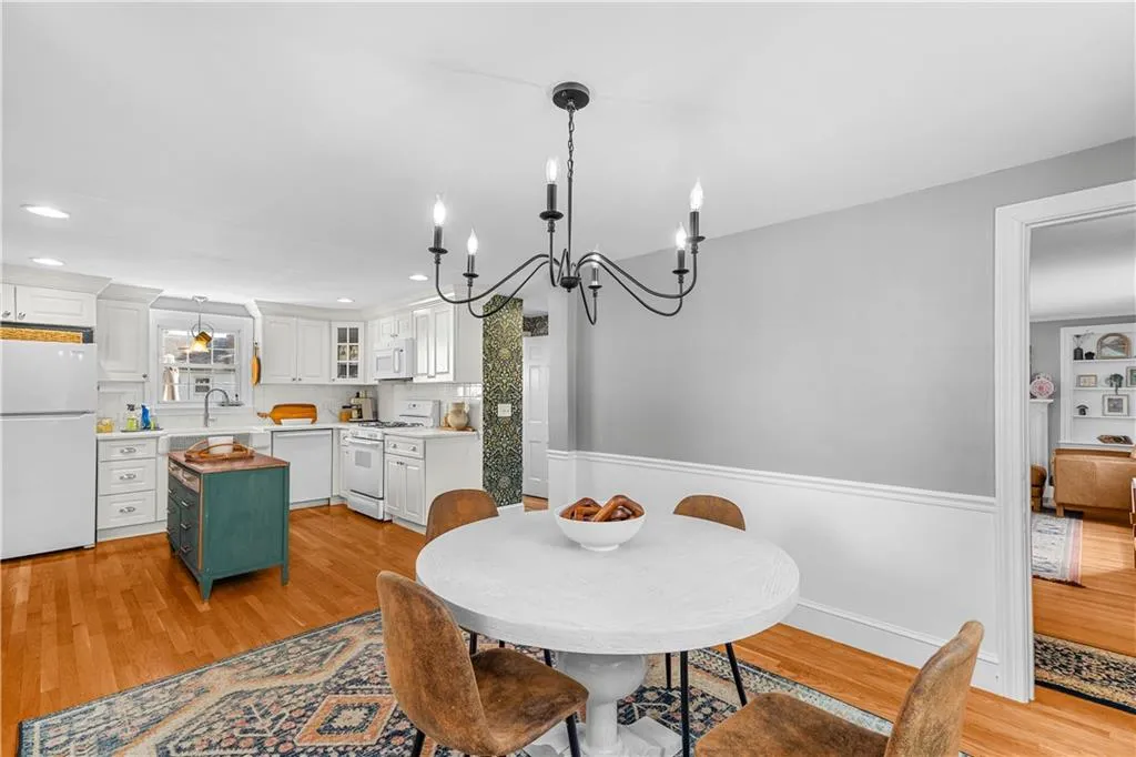 76 Brewster Drive Warwick RI 02889