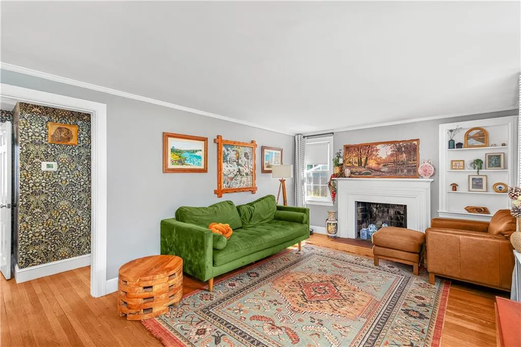 76 Brewster Drive Warwick RI 02889