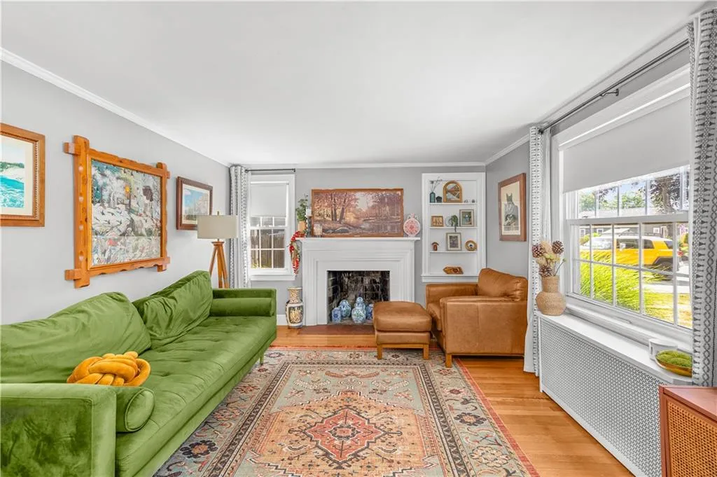 76 Brewster Drive Warwick RI 02889