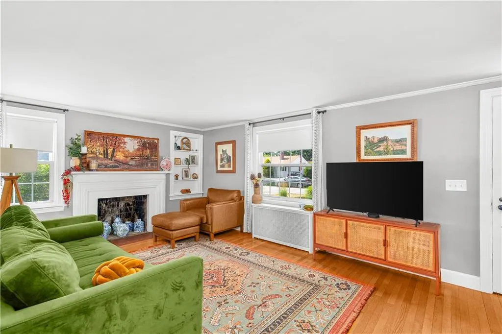 76 Brewster Drive Warwick RI 02889