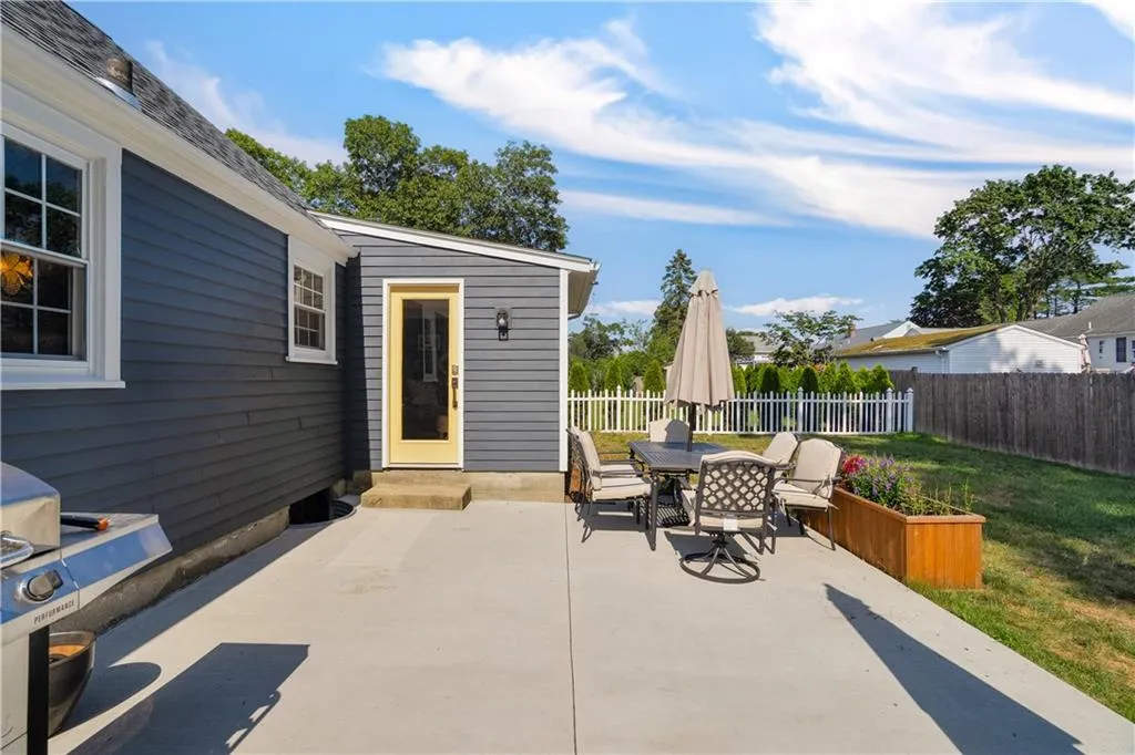 76 Brewster Drive Warwick RI 02889