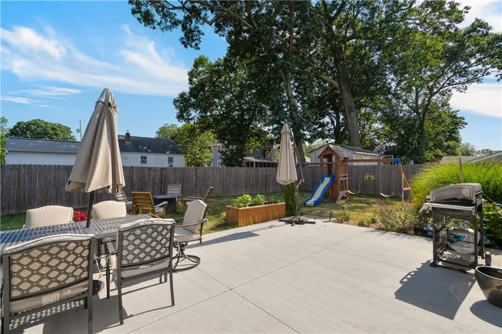 76 Brewster Drive Warwick RI 02889