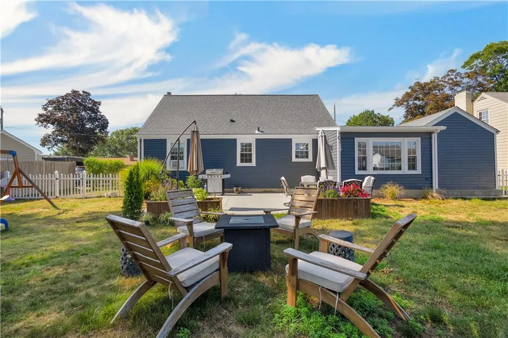 76 Brewster Drive Warwick RI 02889