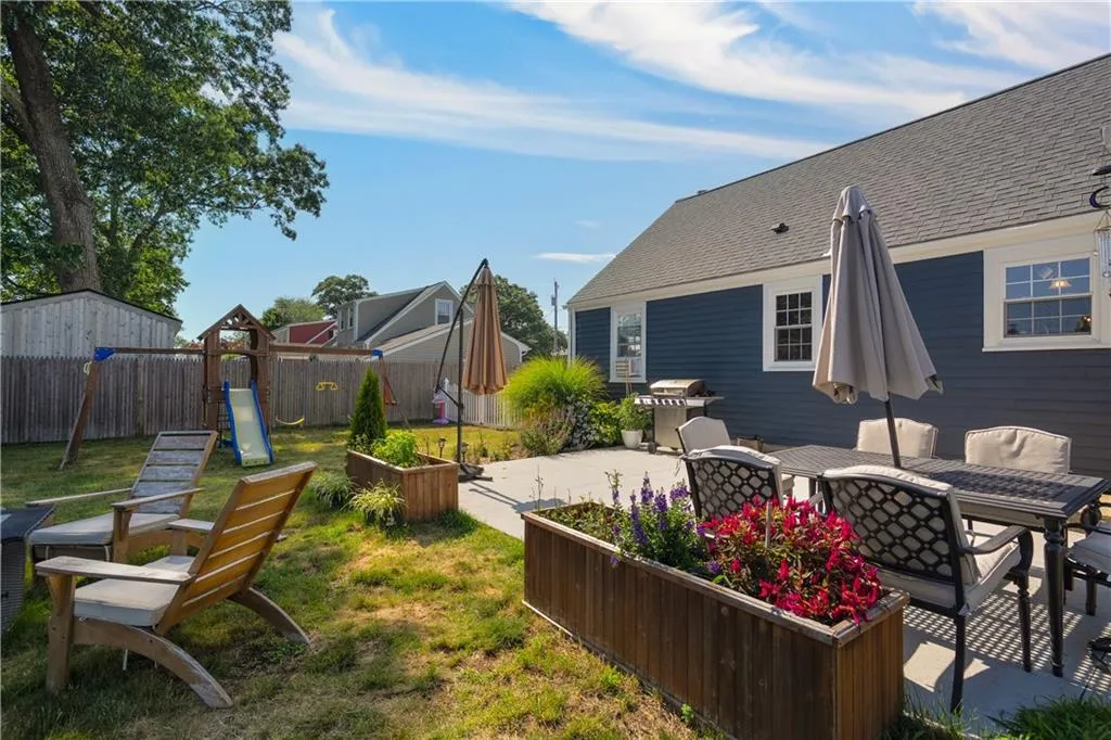 76 Brewster Drive Warwick RI 02889