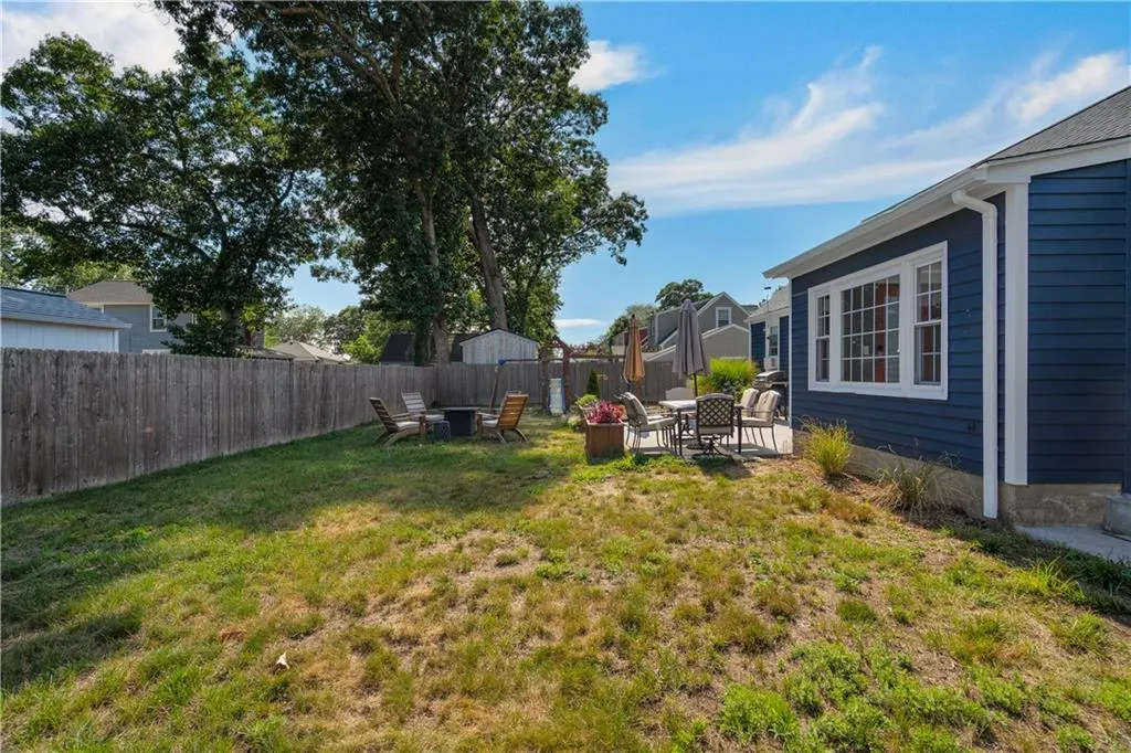 76 Brewster Drive Warwick RI 02889