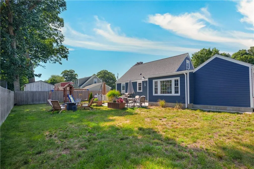 76 Brewster Drive Warwick RI 02889