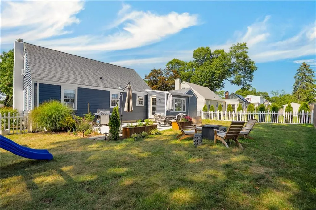 76 Brewster Drive Warwick RI 02889
