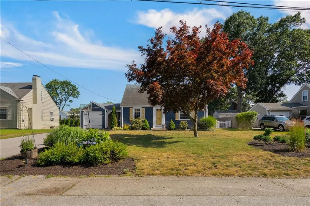 76 Brewster Drive Warwick RI 02889