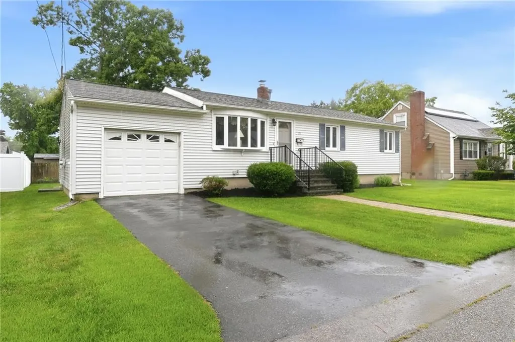 115 Thurston Street East Providence RI 02915
