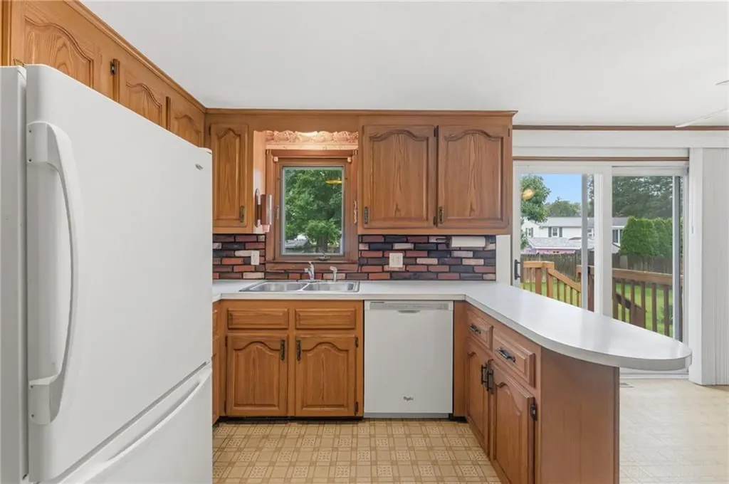 115 Thurston Street East Providence RI 02915