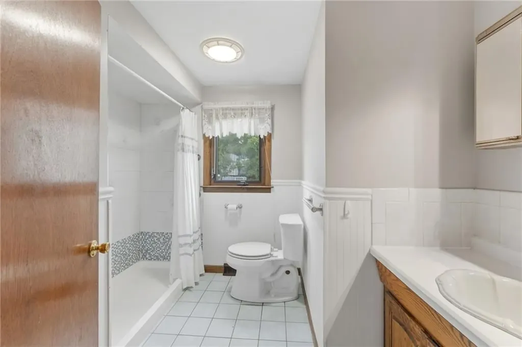 115 Thurston Street East Providence RI 02915