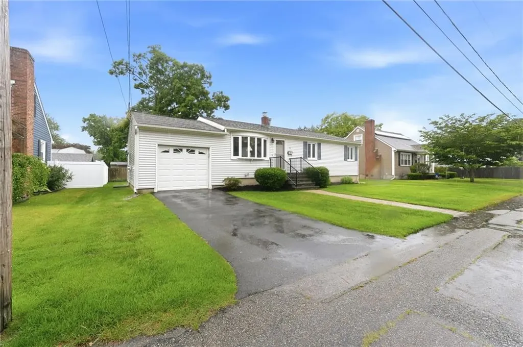 115 Thurston Street East Providence RI 02915