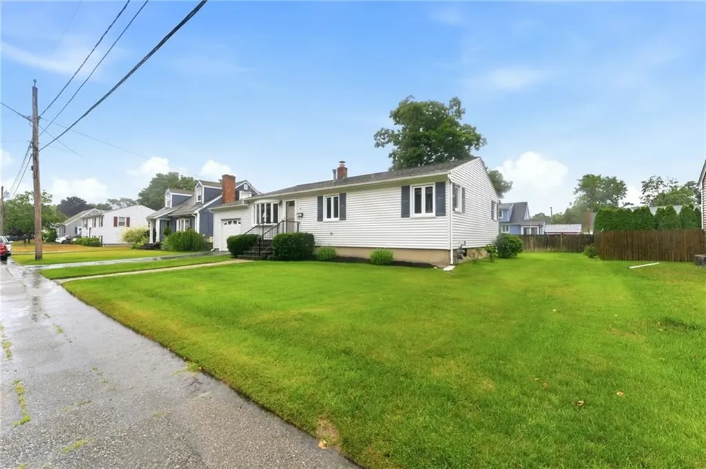 115 Thurston Street East Providence RI 02915