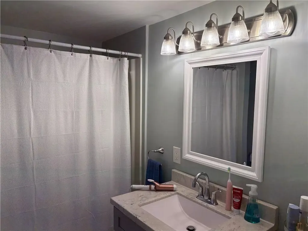 10 Robinson Street Narragansett RI 02882