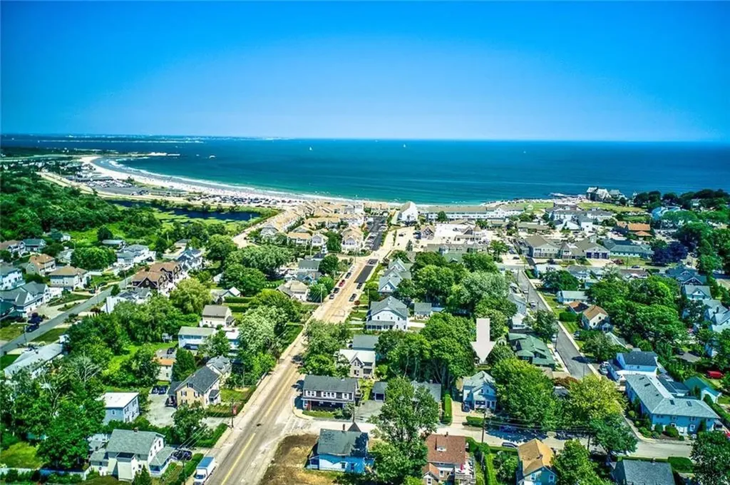 10 Robinson Street Narragansett RI 02882
