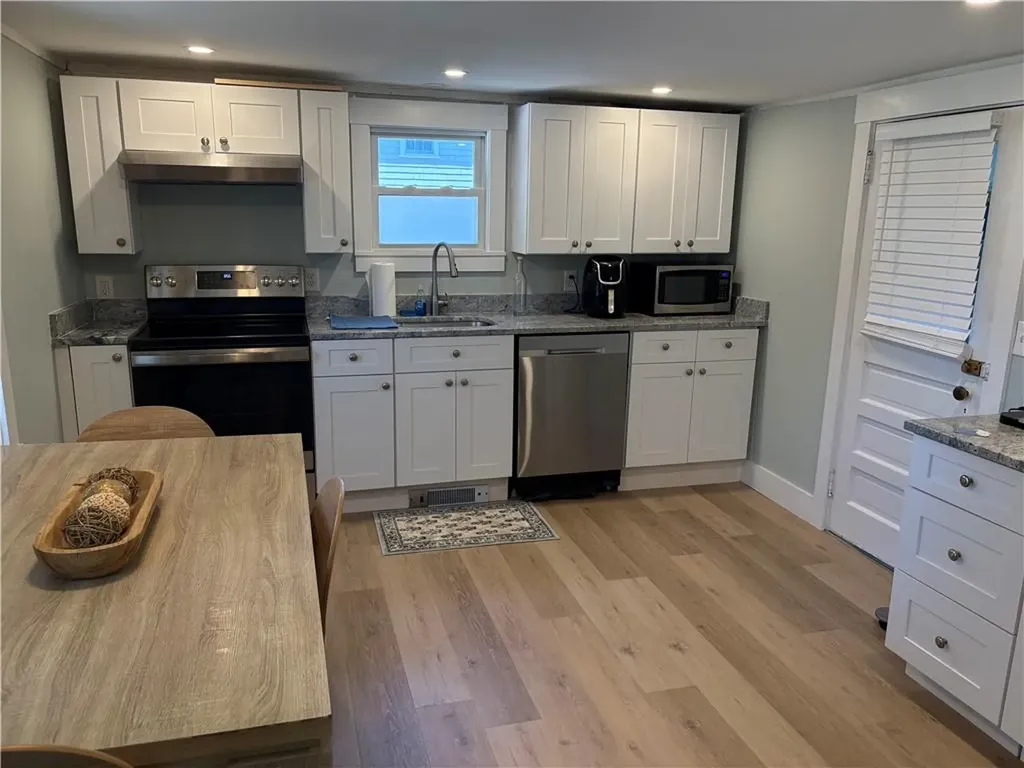 10 Robinson Street Narragansett RI 02882