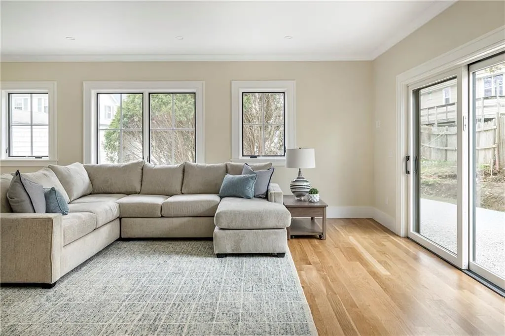 118 Newport Avenue Middletown RI 02842