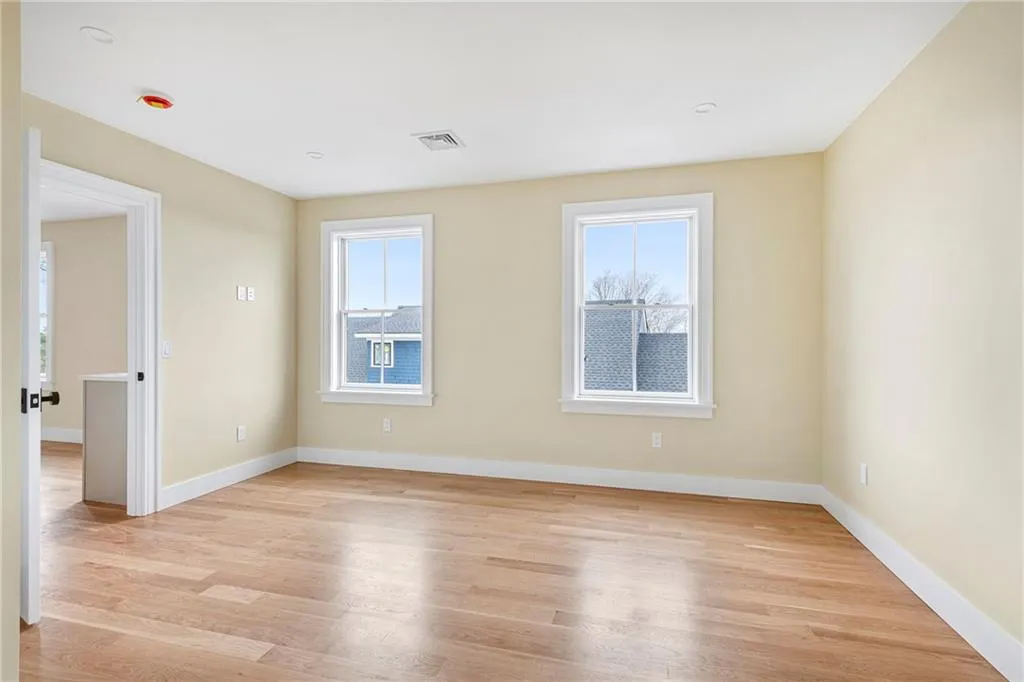 118 Newport Avenue Middletown RI 02842