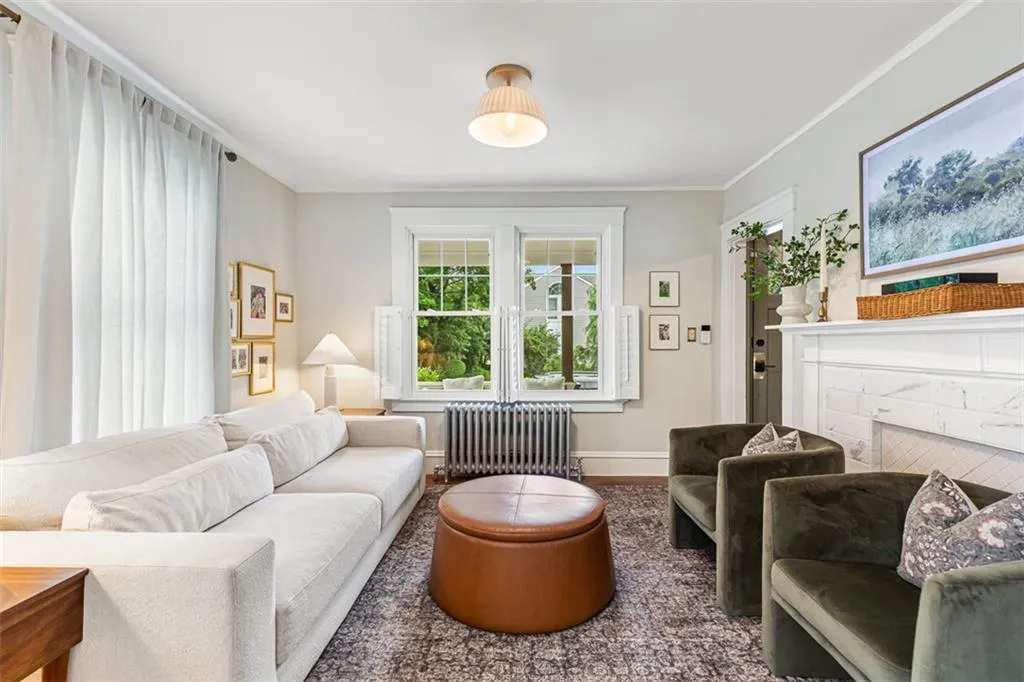 15 Berwick Place East Providence RI 02916