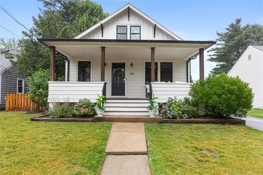 15 Berwick Place East Providence RI 02916