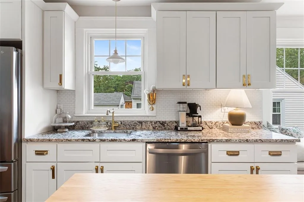 15 Berwick Place East Providence RI 02916