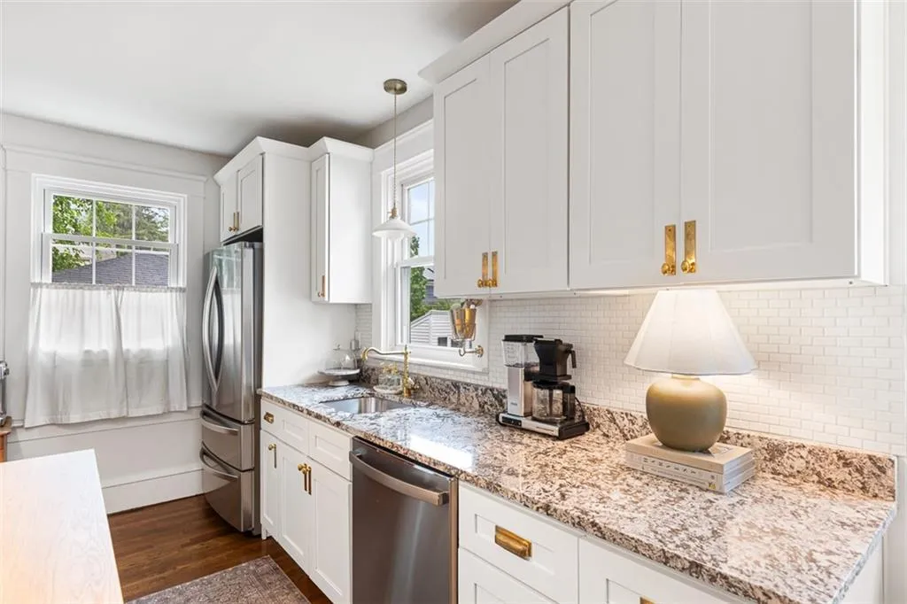 15 Berwick Place East Providence RI 02916