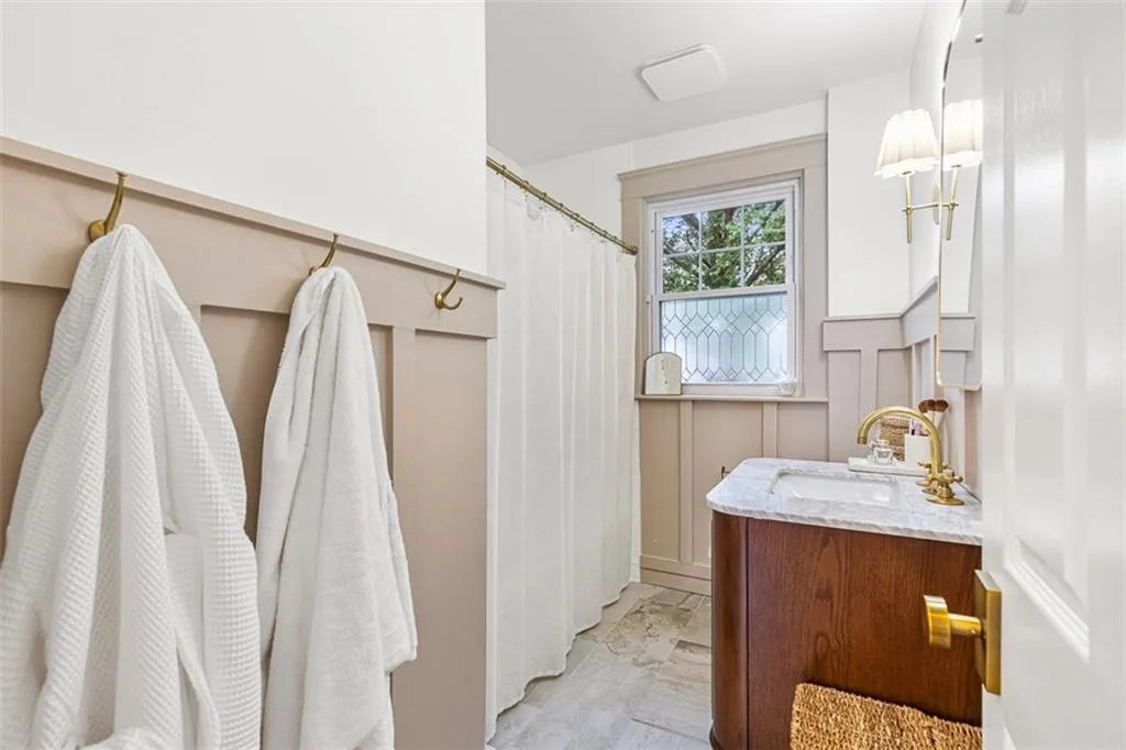 15 Berwick Place East Providence RI 02916